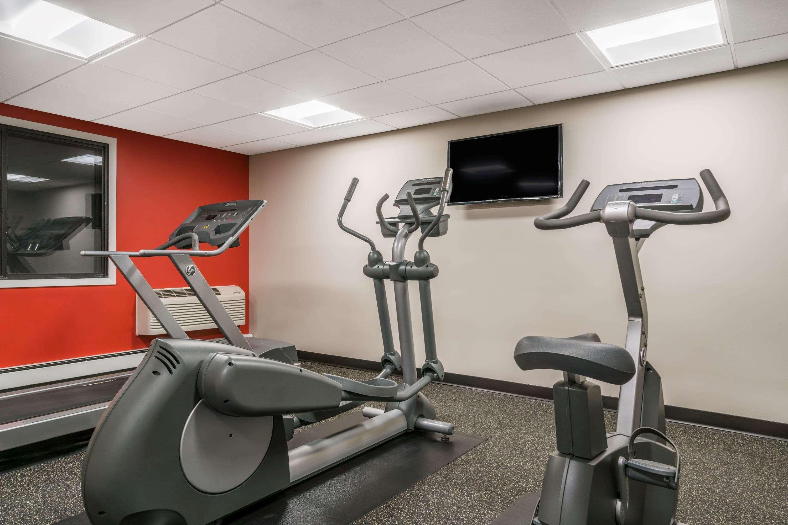 Ramada By Wyndham Minneapolis Golden Valley Εξωτερικό φωτογραφία