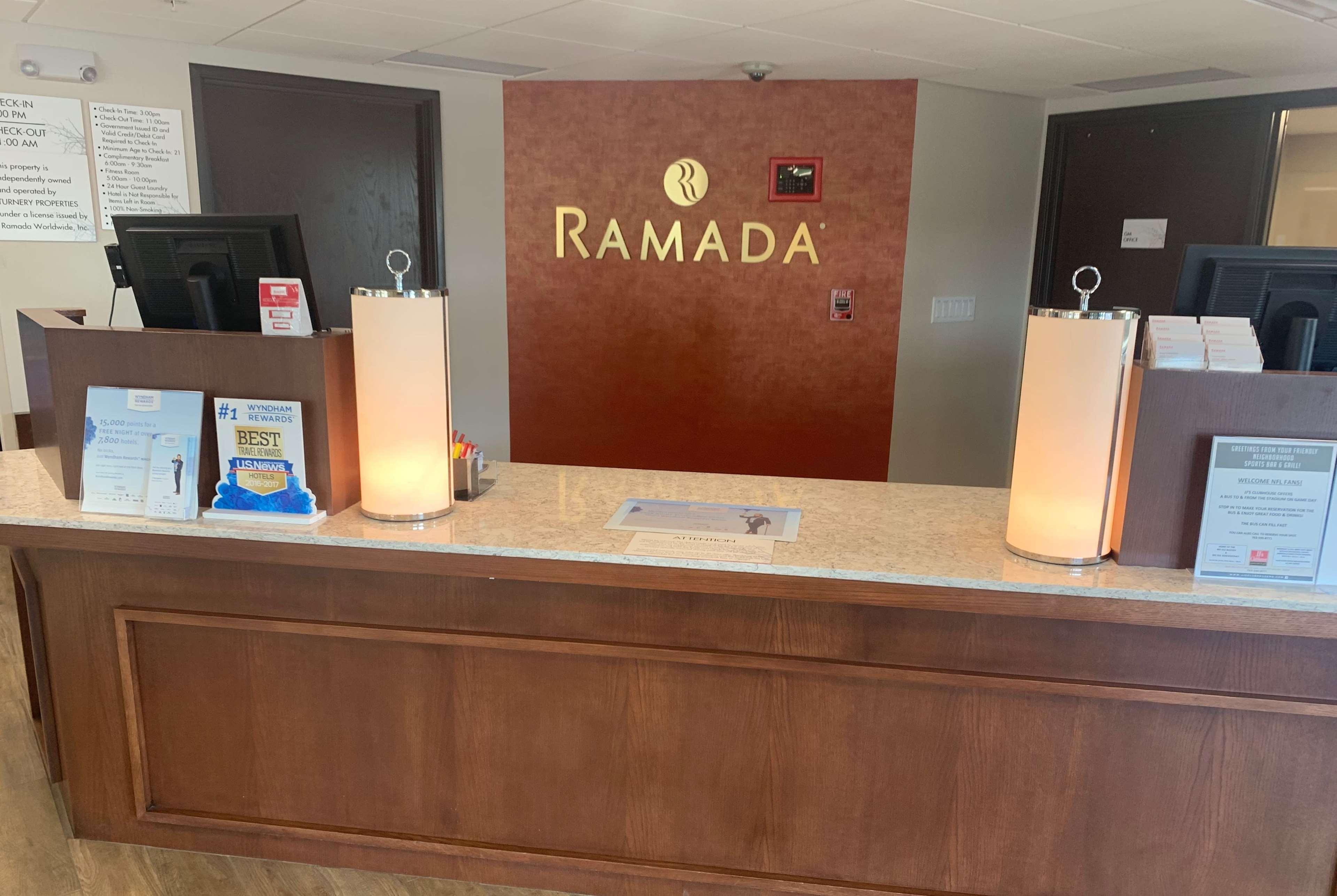Ramada By Wyndham Minneapolis Golden Valley Εξωτερικό φωτογραφία