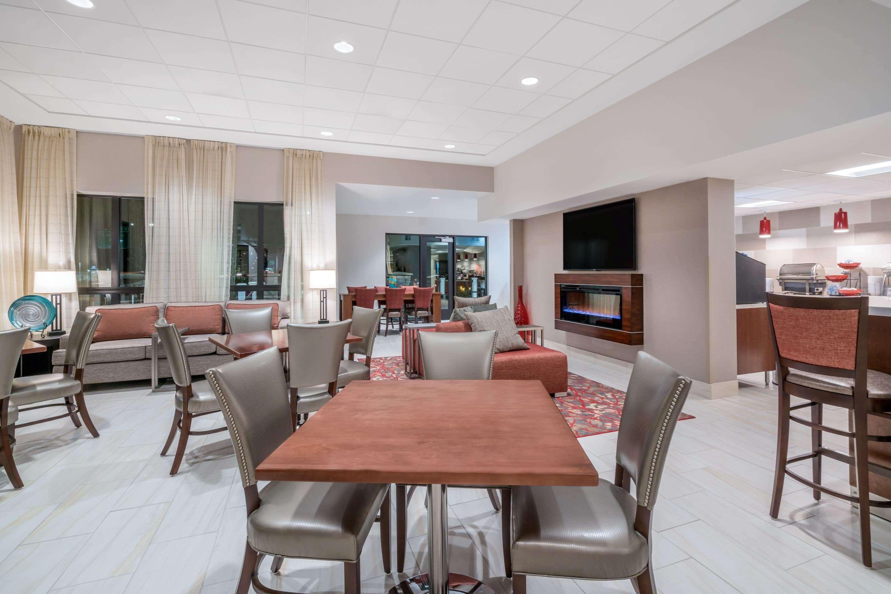 Ramada By Wyndham Minneapolis Golden Valley Εξωτερικό φωτογραφία
