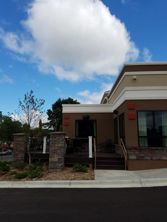 Ramada By Wyndham Minneapolis Golden Valley Εξωτερικό φωτογραφία