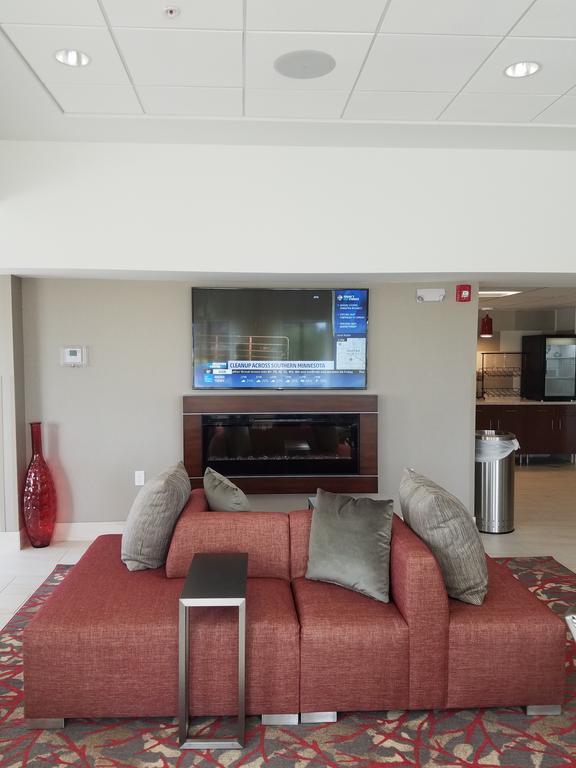 Ramada By Wyndham Minneapolis Golden Valley Εξωτερικό φωτογραφία