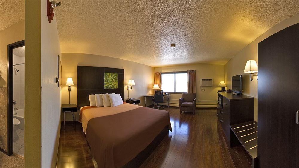 Ramada By Wyndham Minneapolis Golden Valley Εξωτερικό φωτογραφία