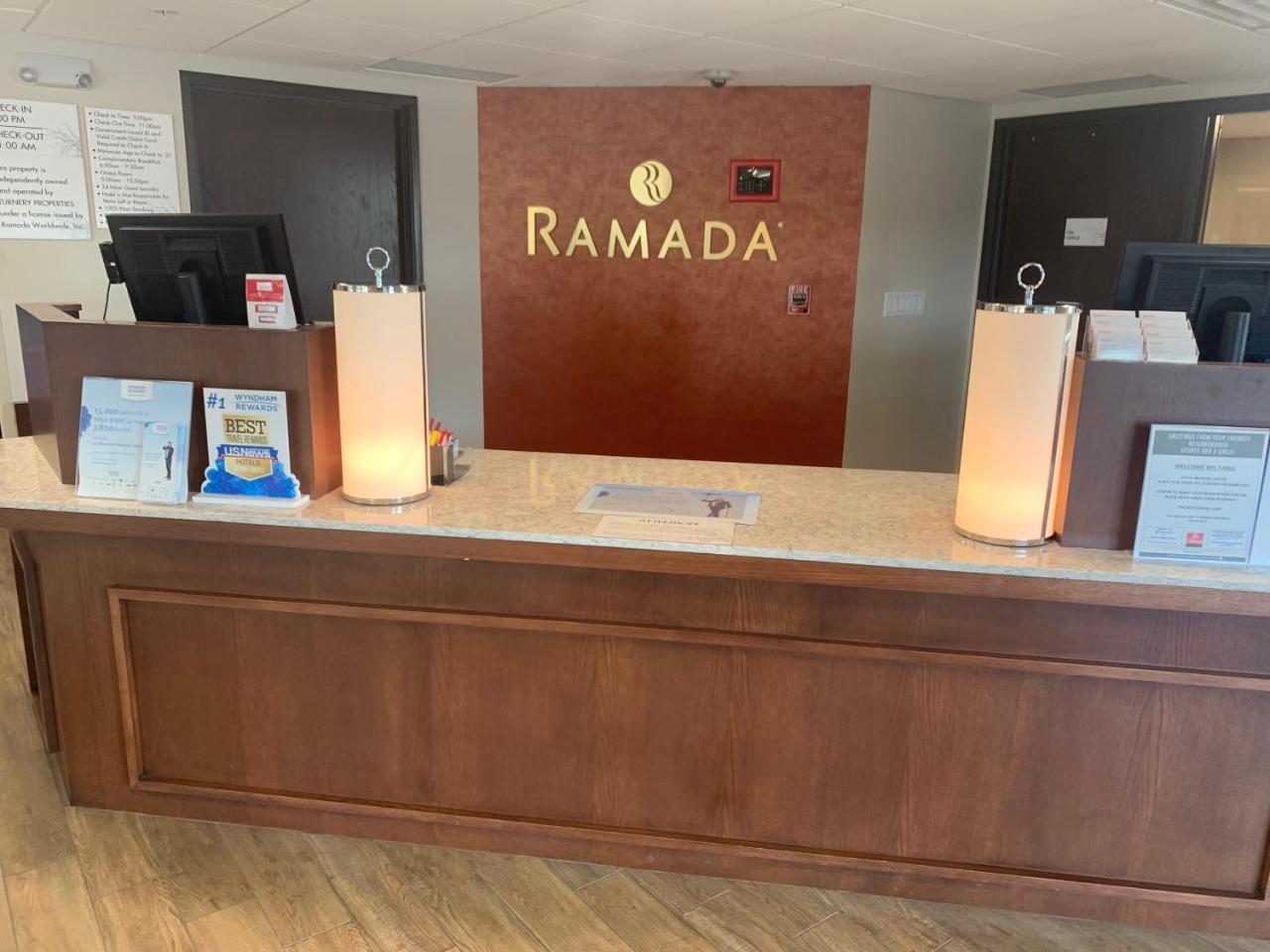 Ramada By Wyndham Minneapolis Golden Valley Εξωτερικό φωτογραφία